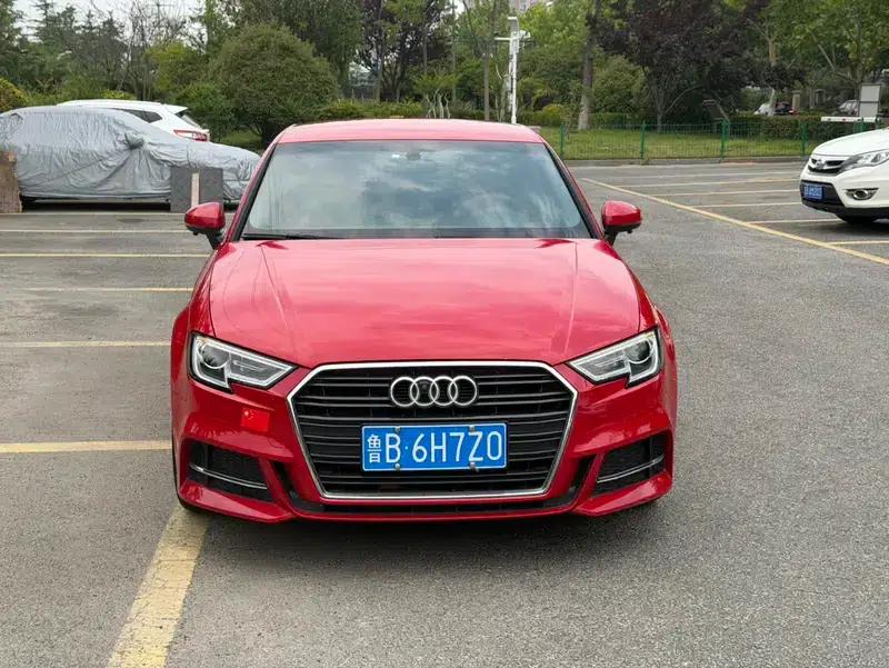Audi A3 2018 30th Anniversary Edition Limousine 35 TFSI Sport — миниатюра 2