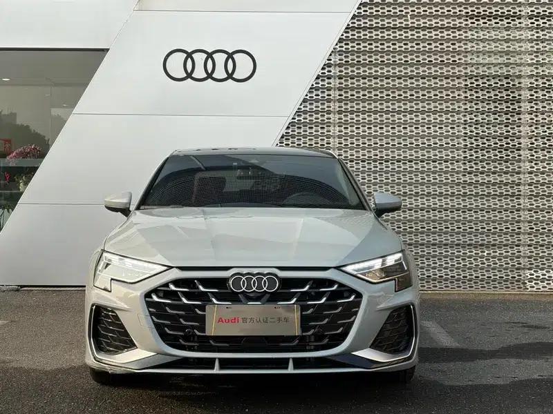 Audi A3 2025 A3L Limousine 35 TFSI Flying Spur Luxury Edition — миниатюра 2