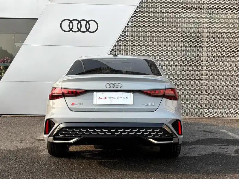 Audi A3 2025 A3L Limousine 35 TFSI Flying Spur Luxury Edition — миниатюра 4