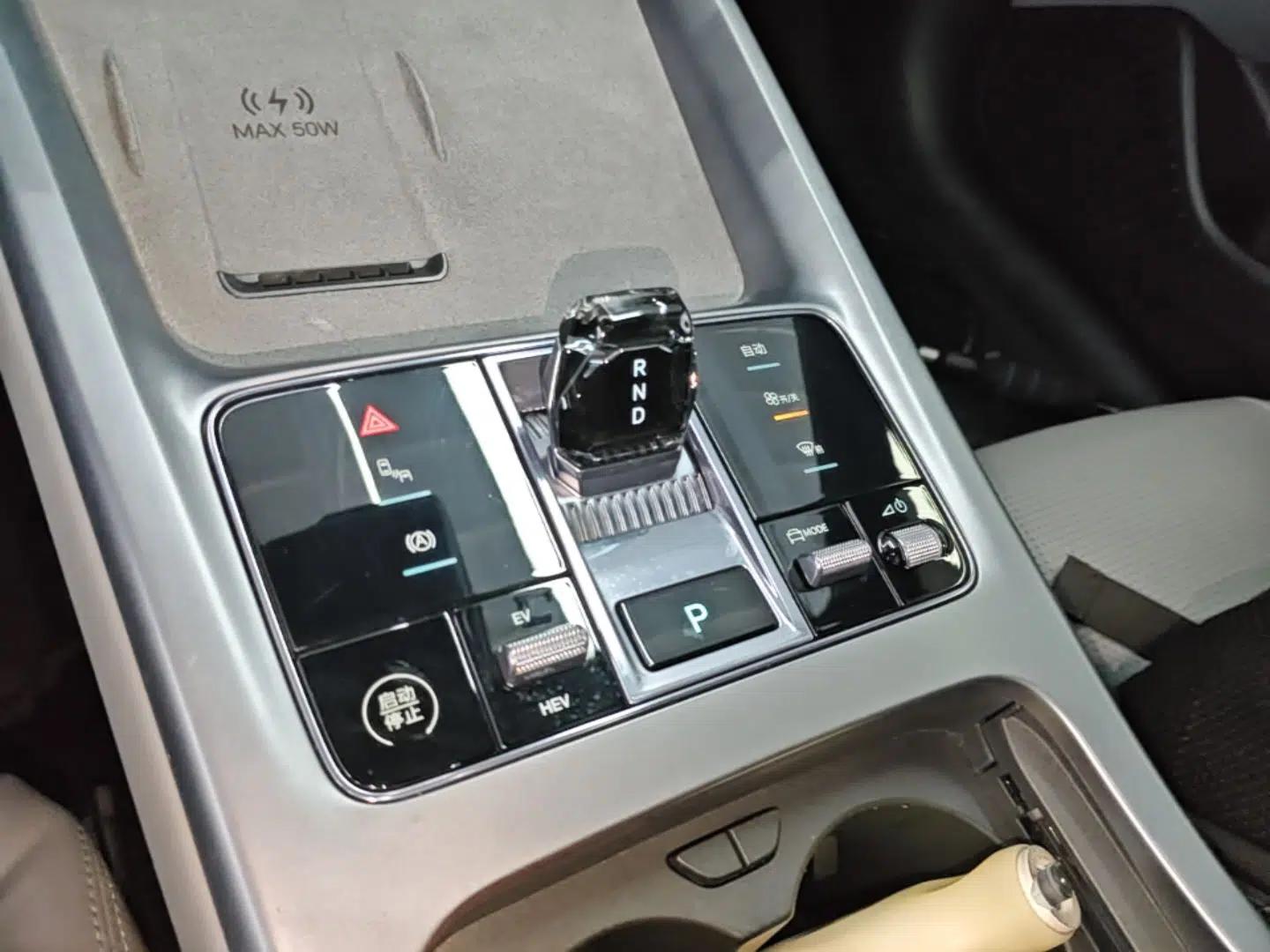 BYD Seal 07 DM-i 2025 DM-i 1.5L 125km Luxury Model — миниатюра 16