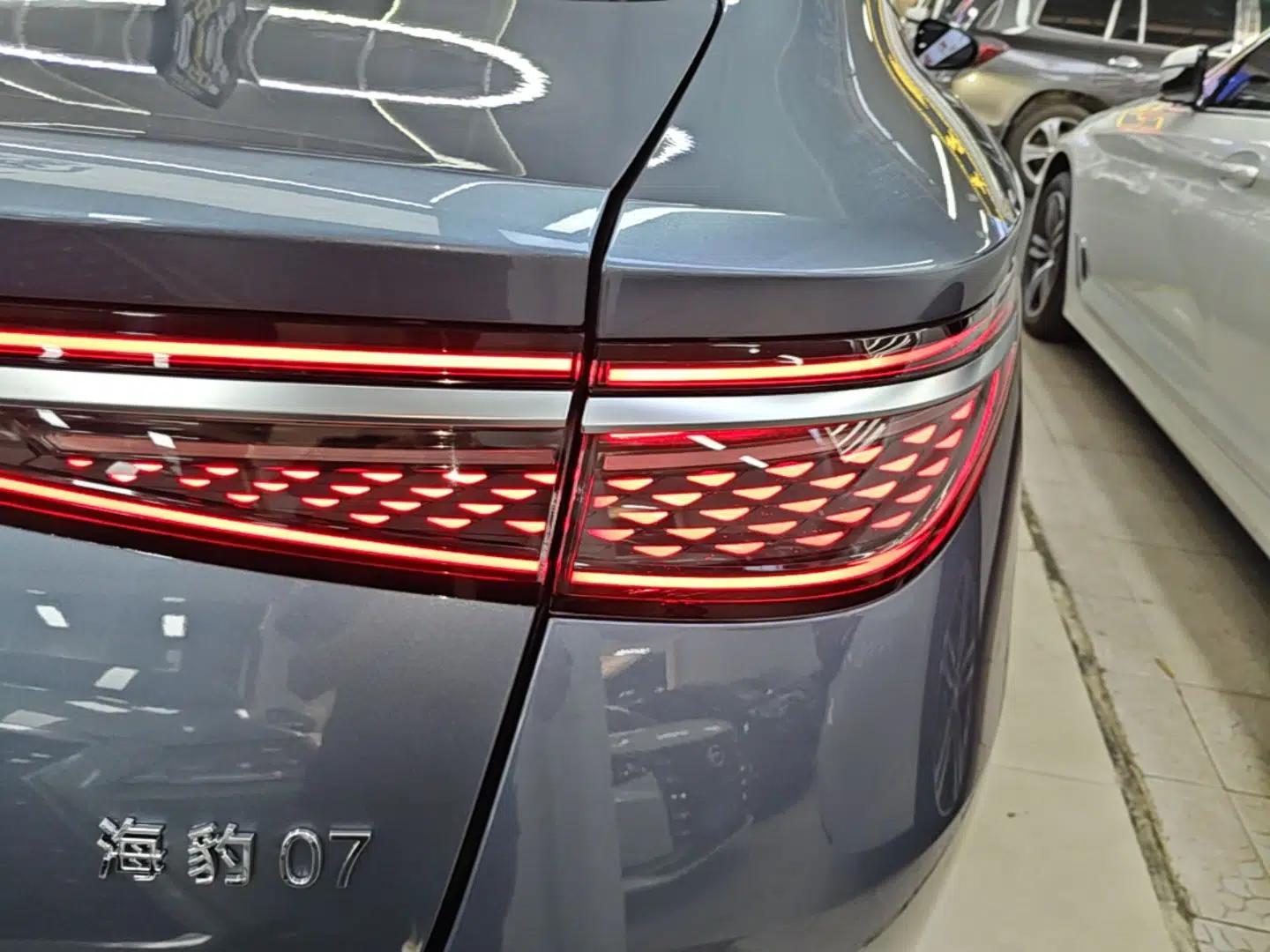 BYD Seal 07 DM-i 2025 DM-i 1.5L 125km Luxury Model — миниатюра 9