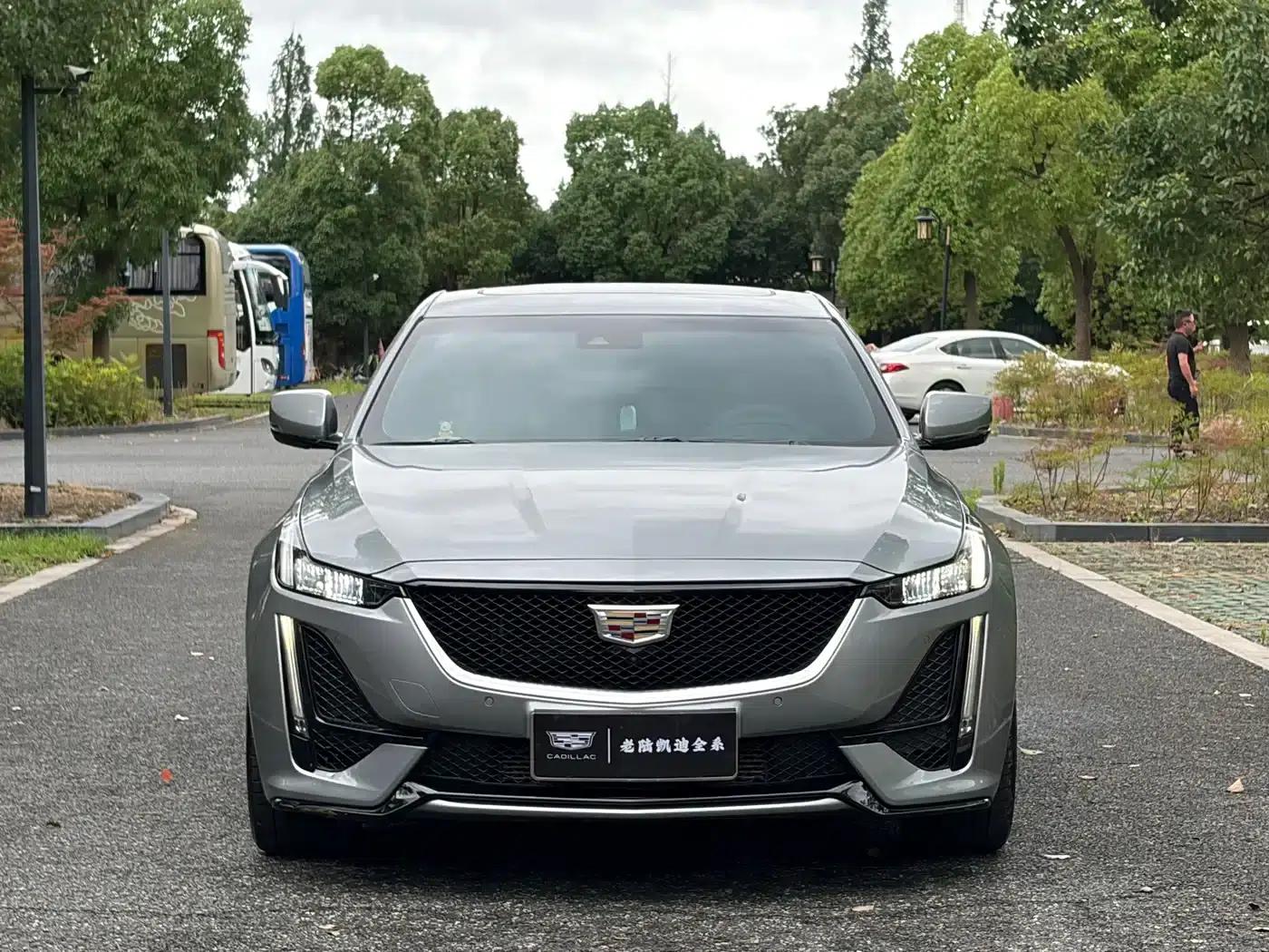 2023 Cadillac CT5 28T Platinum Edition — миниатюра 2