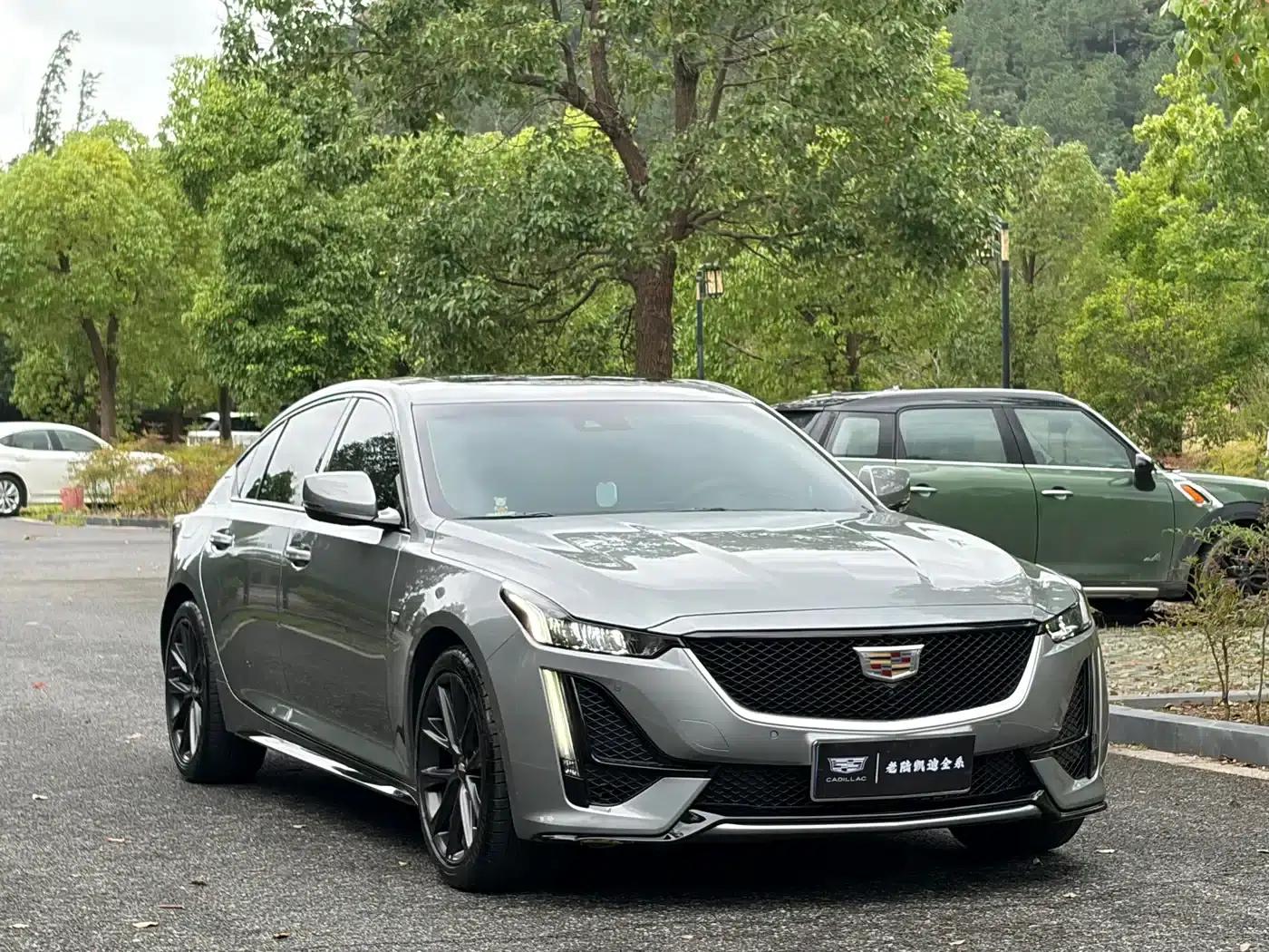 2023 Cadillac CT5 28T Platinum Edition — миниатюра 3