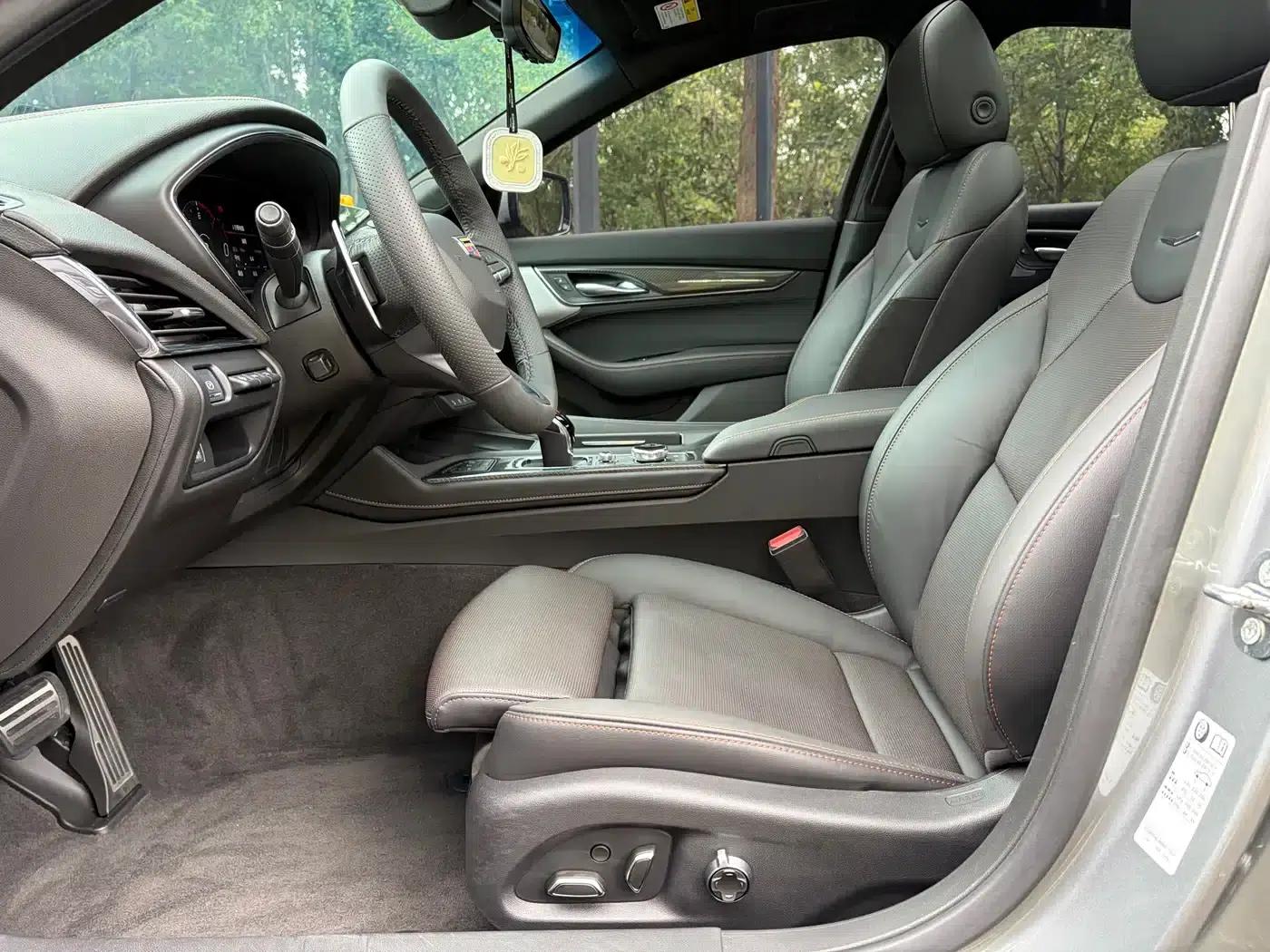 2023 Cadillac CT5 28T Platinum Edition — миниатюра 5