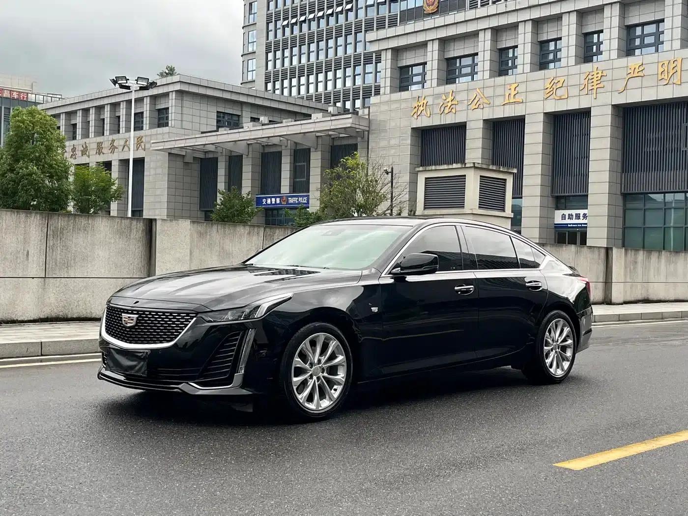 2023 Cadillac CT5 28T Luxury (Standard Edition) — миниатюра 1
