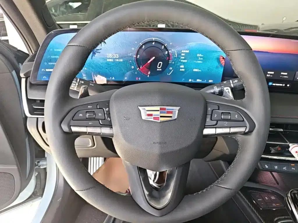 2025 Cadillac CT5 28T Track Performance Edition — миниатюра 11