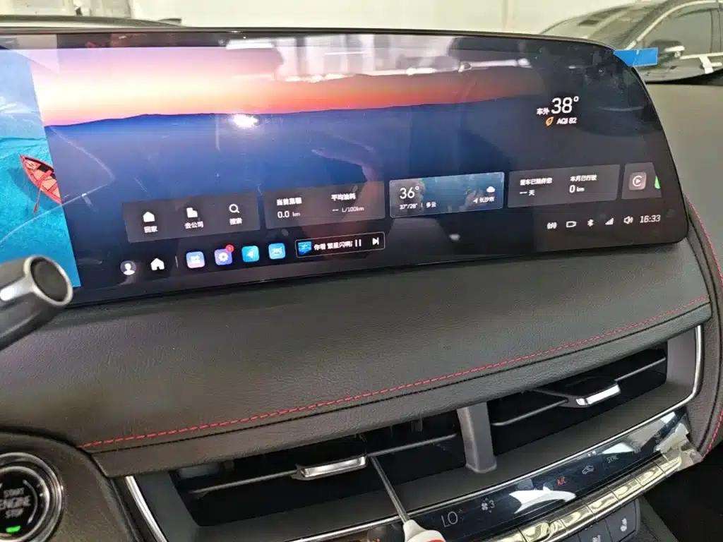 2025 Cadillac CT5 28T Track Performance Edition — миниатюра 13