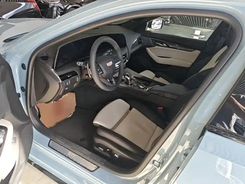 2025 Cadillac CT5 28T Track Performance Edition — миниатюра 15