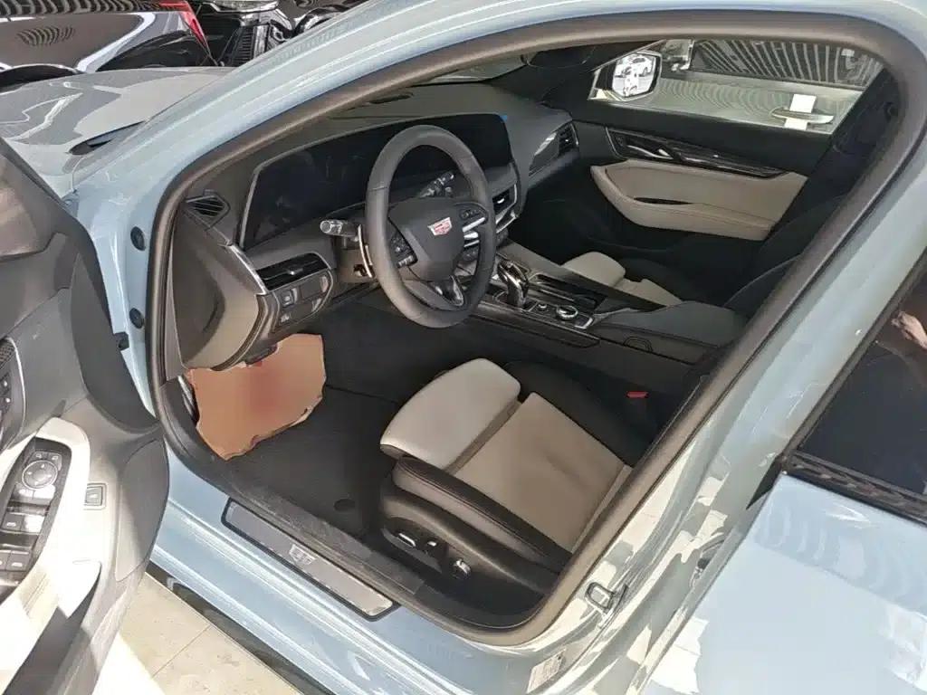 2025 Cadillac CT5 28T Track Performance Edition — миниатюра 16