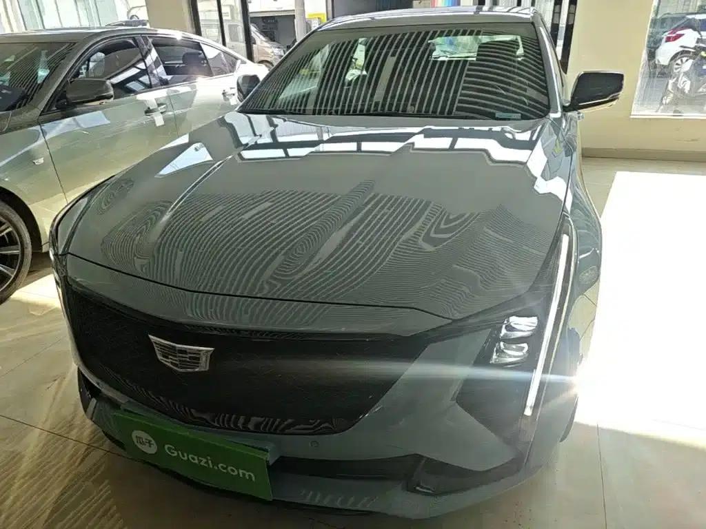 2025 Cadillac CT5 28T Track Performance Edition — миниатюра 3