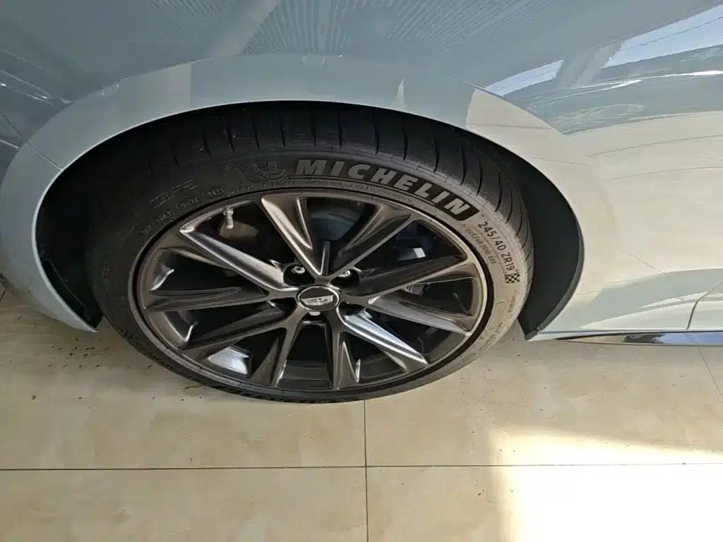 2025 Cadillac CT5 28T Track Performance Edition — миниатюра 23