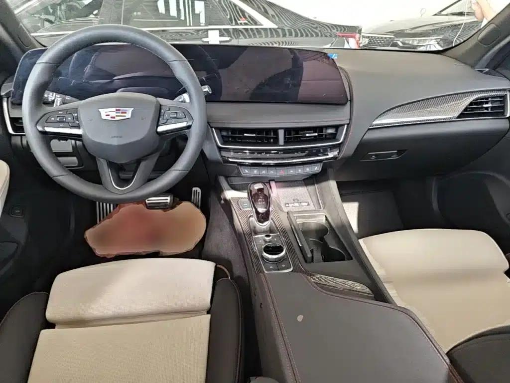 2025 Cadillac CT5 28T Track Performance Edition — миниатюра 10