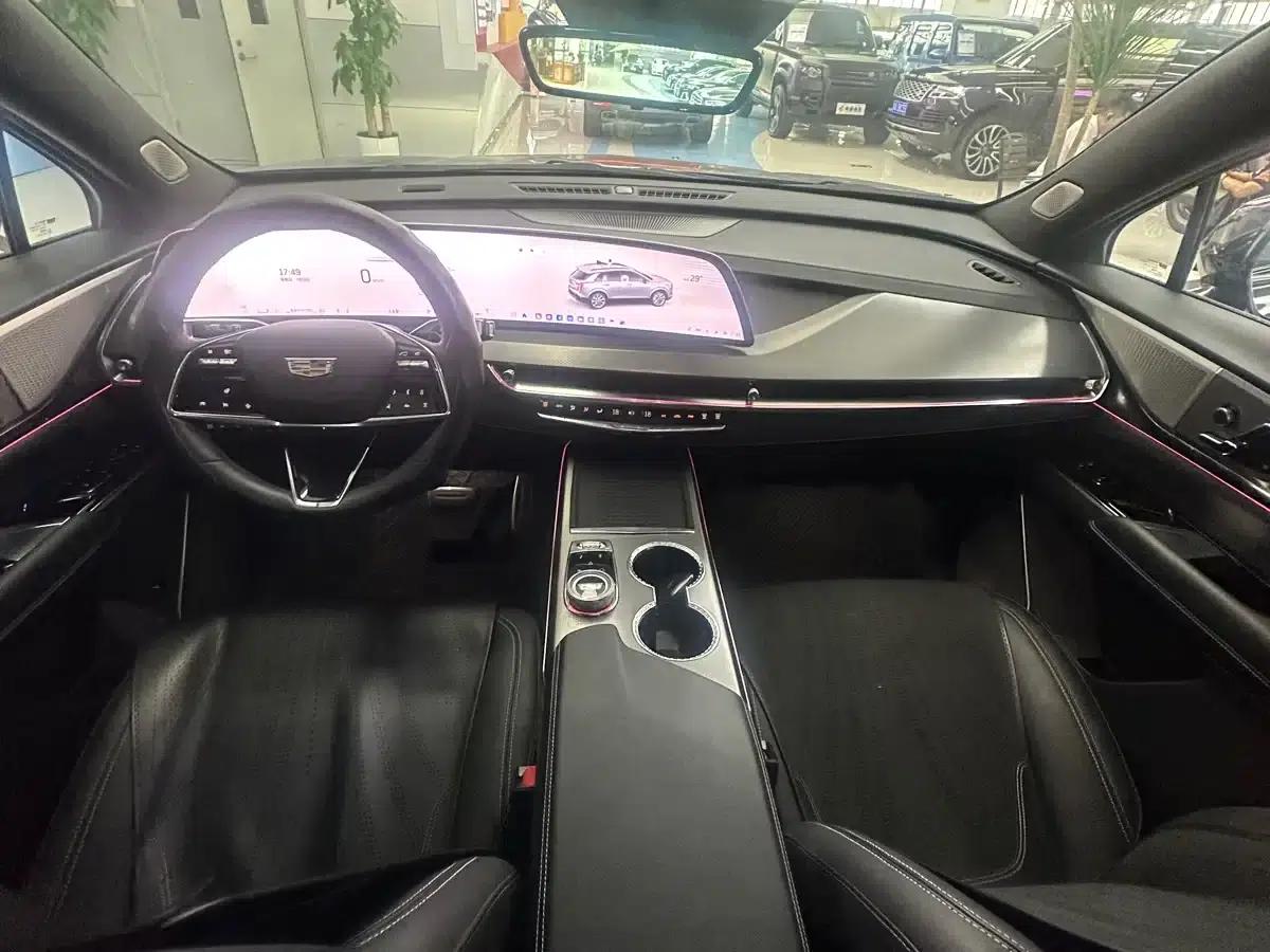 Cadillac XT5 2025 2.0T Premium — миниатюра 12