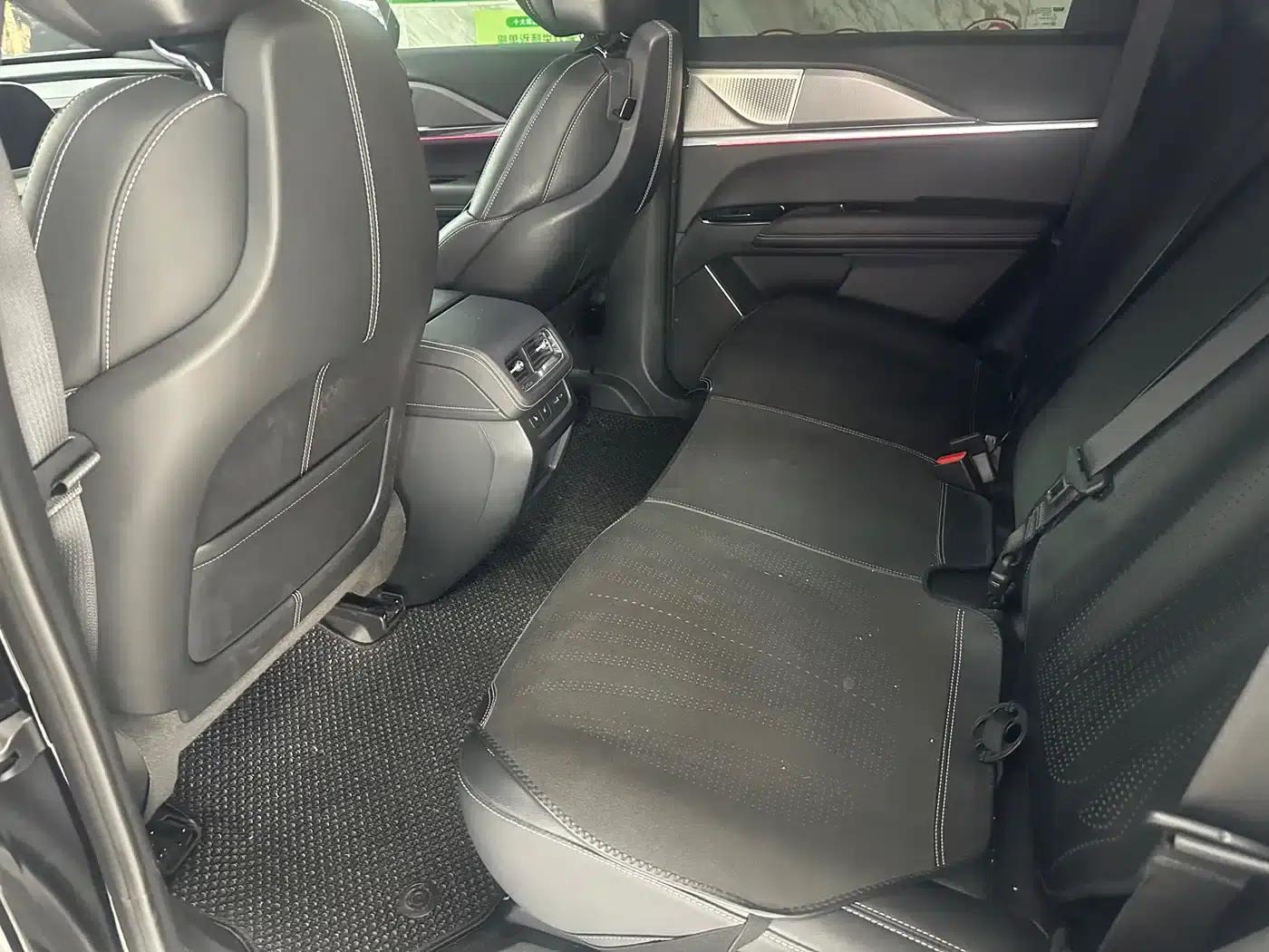 Cadillac XT5 2025 2.0T Premium — миниатюра 16