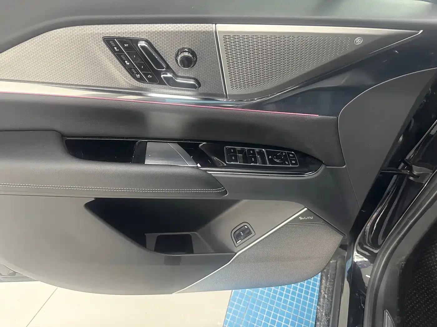 Cadillac XT5 2025 2.0T Premium — миниатюра 17