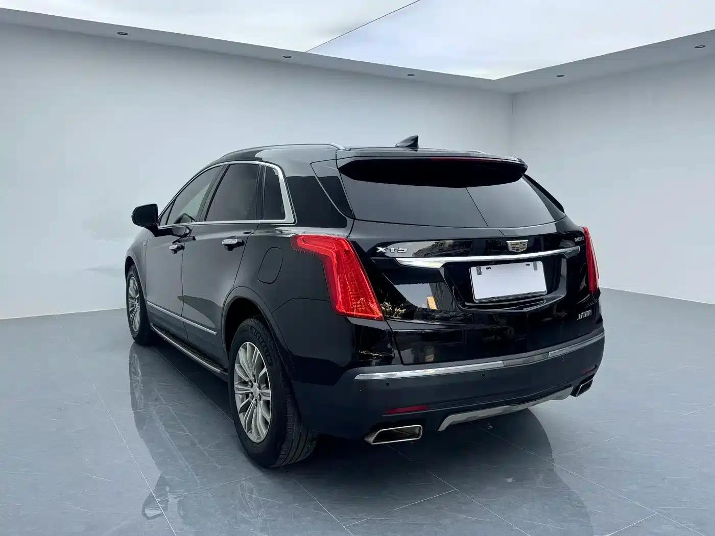 2016 Cadillac XT5 25T Luxury — миниатюра 17