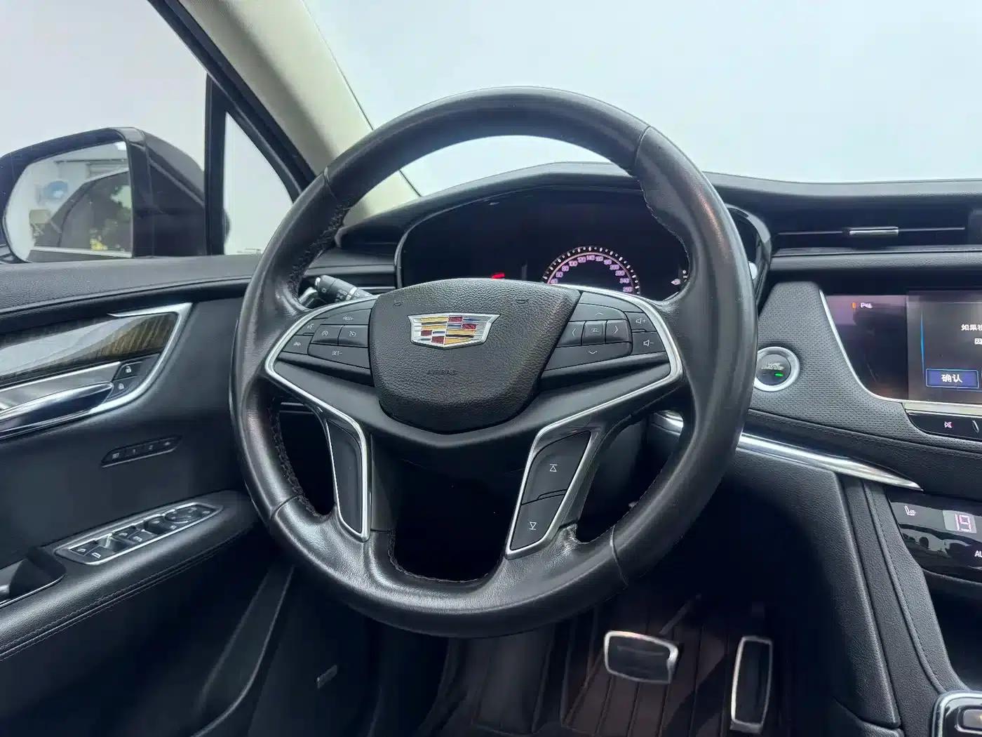 2016 Cadillac XT5 25T Luxury — миниатюра 7