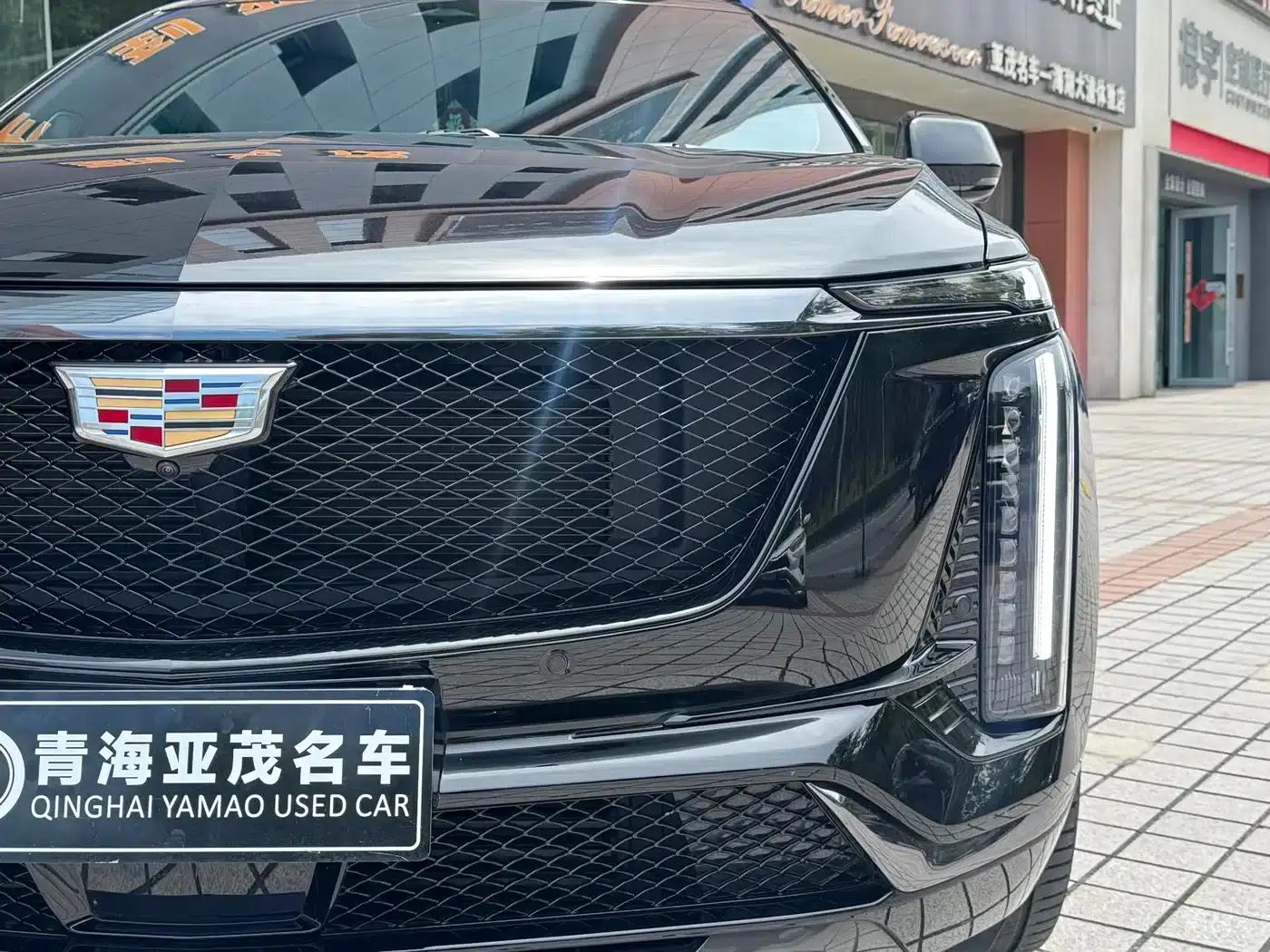 Cadillac XT5 2025 2.0T Platinum Edition — миниатюра 4