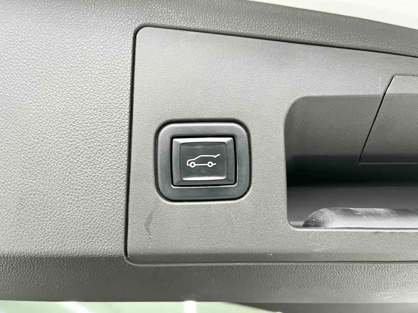 Cadillac XT5 2021 2.0T 2WD Luxury — миниатюра 19