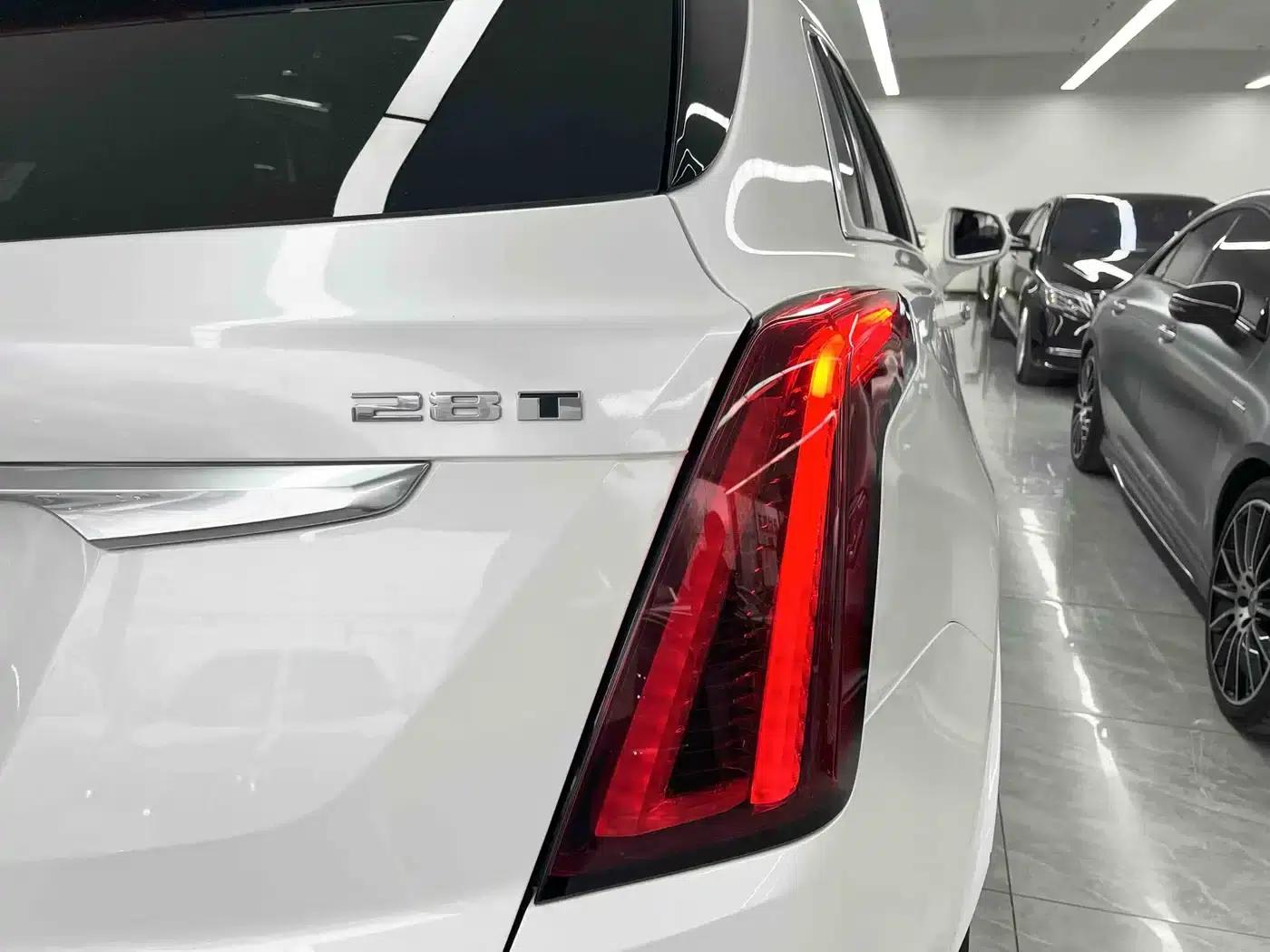 Cadillac XT5 2021 2.0T 2WD Luxury — миниатюра 20