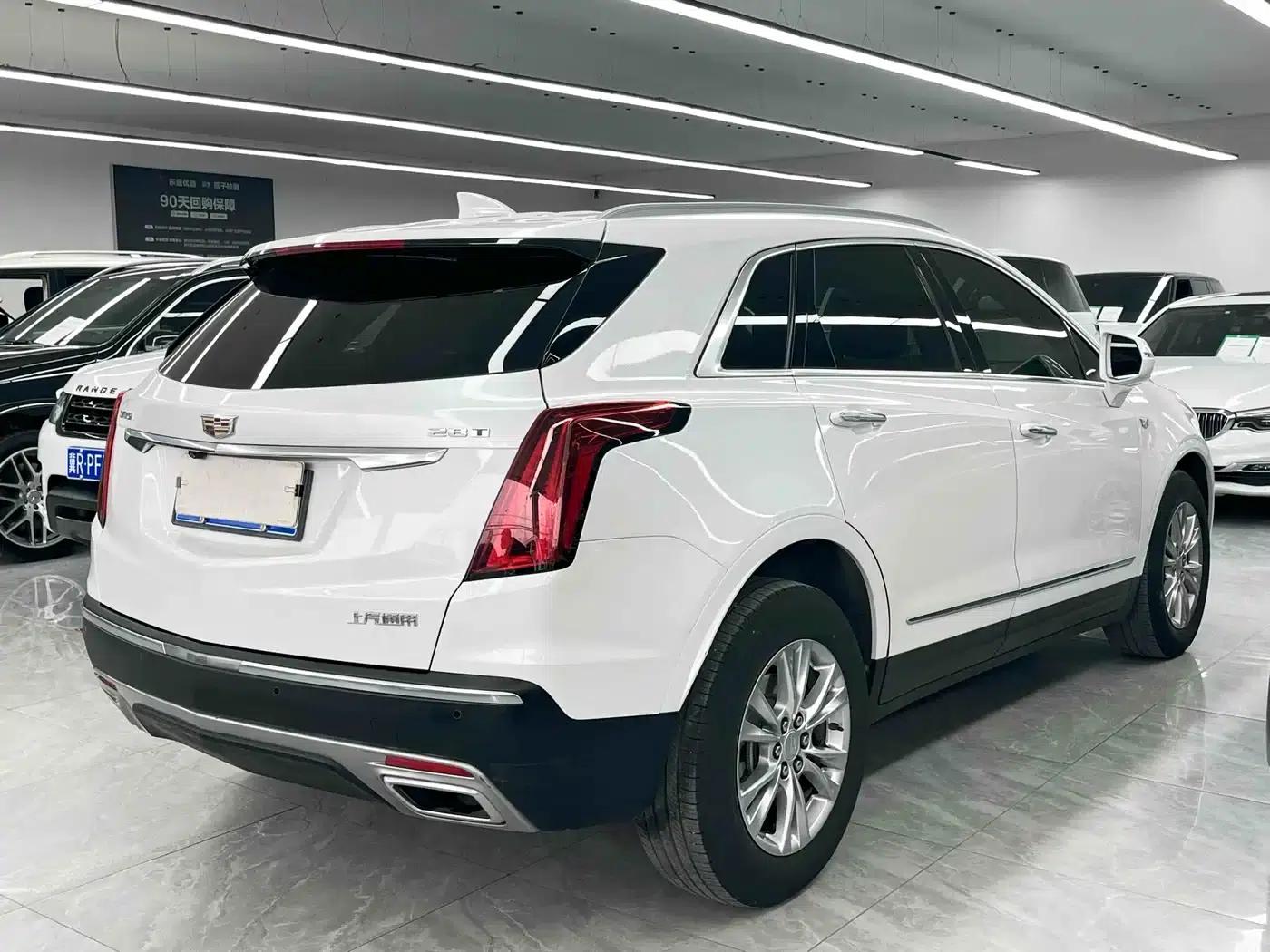 Cadillac XT5 2021 2.0T 2WD Luxury — миниатюра 4