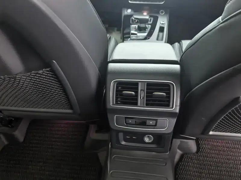 Audi Q5L 2022 Facelift 45T Luxury Elegance — миниатюра 8