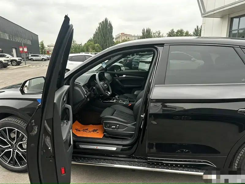 Audi Q5L 2026 quattro 45th Anniversary Edition 40TFSI Luxury Dynamic — миниатюра 9