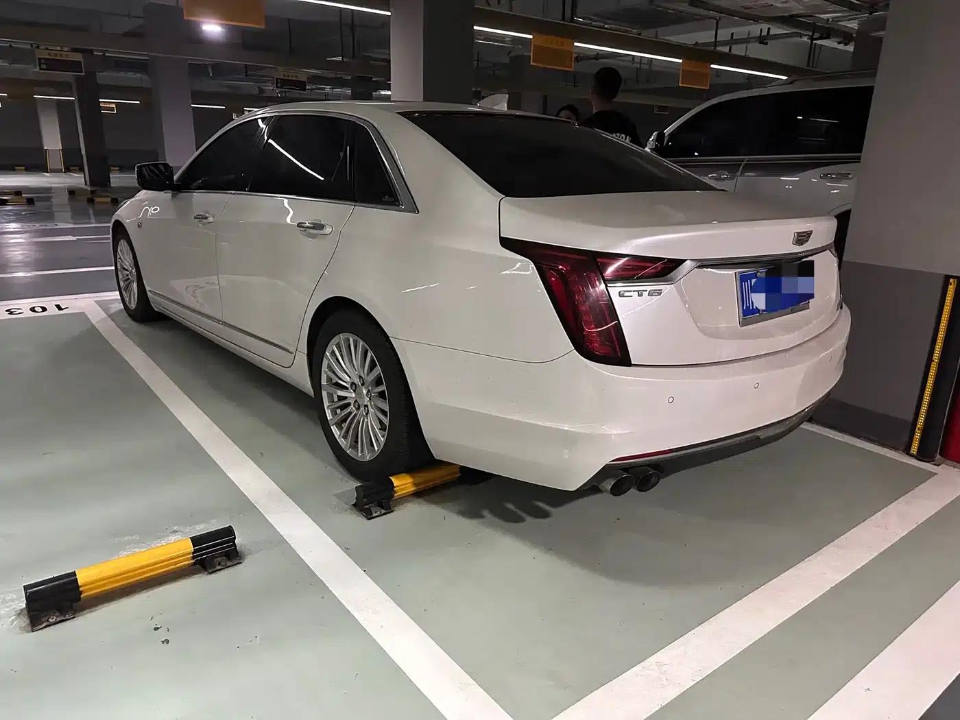 2019 Cadillac CT6 28T Luxury — миниатюра 2