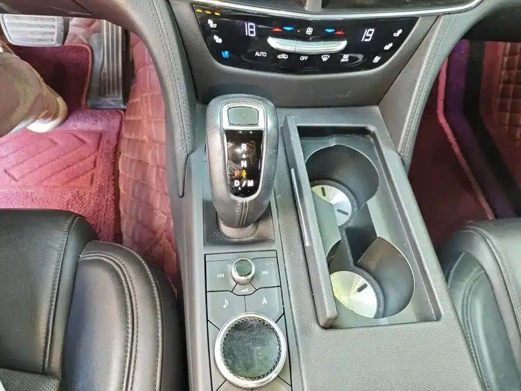 2019 Cadillac CT6 28T Luxury — миниатюра 15