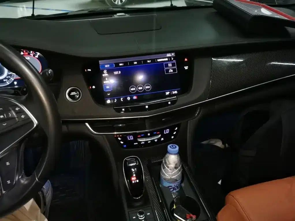 2021 Cadillac CT6 28T Luxury — миниатюра 10