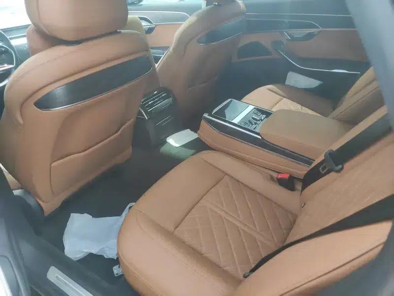 2024 Audi A8 A8L 50 TFSI quattro Premium Edition — миниатюра 9