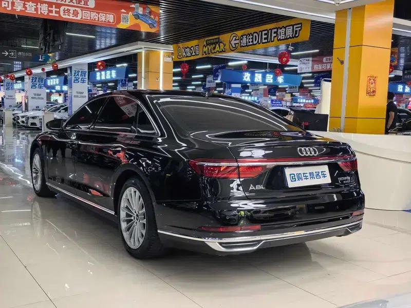 2022 Audi A8 A8L 50 TFSI quattro Comfort Edition — миниатюра 4
