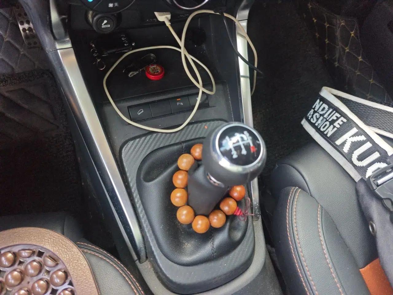 BYD Yuan 2016 1.5L Manual Luxury Model — миниатюра 14