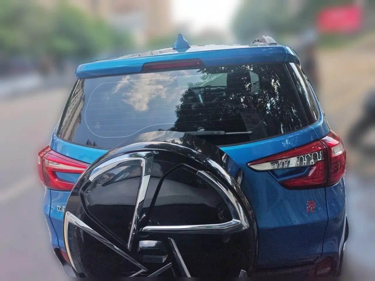 BYD Yuan 2016 1.5L Manual Luxury Model — миниатюра 5