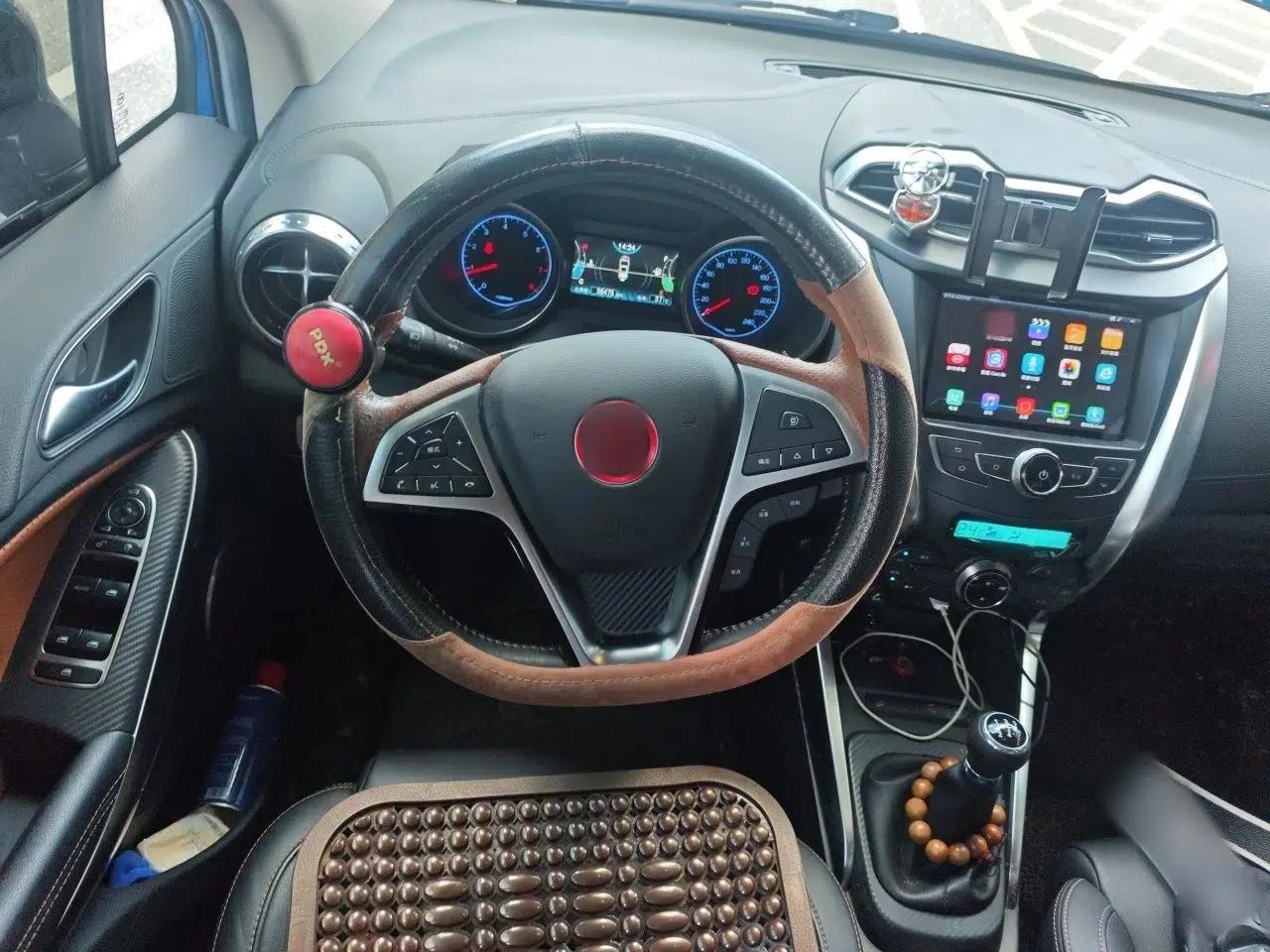 BYD Yuan 2016 1.5L Manual Luxury Model — миниатюра 10