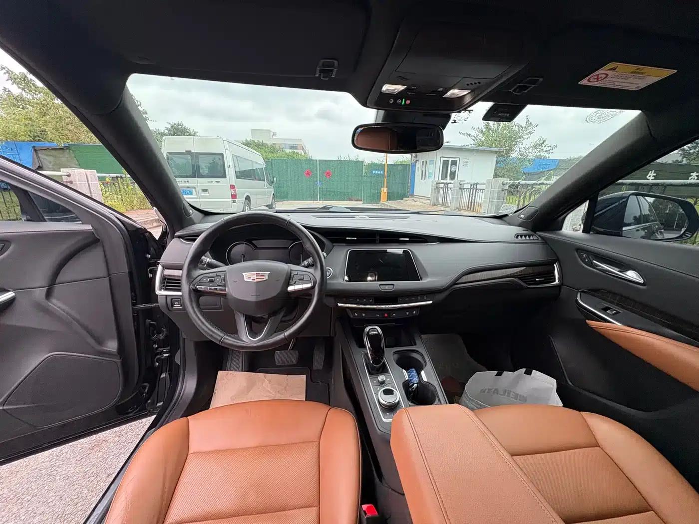 2022 Cadillac XT4 28T 2WD Premium — миниатюра 12