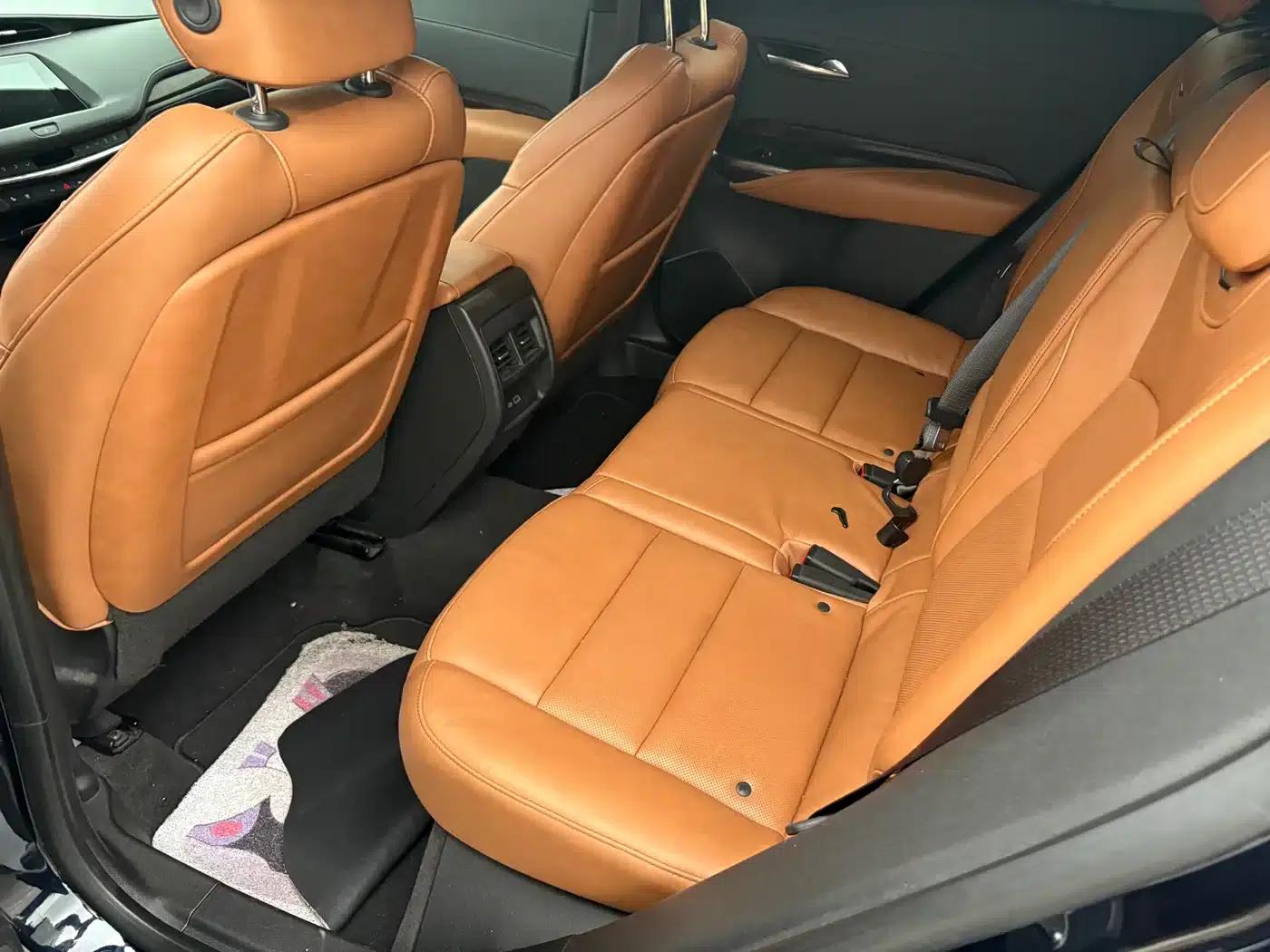 2022 Cadillac XT4 28T 2WD Premium — миниатюра 4
