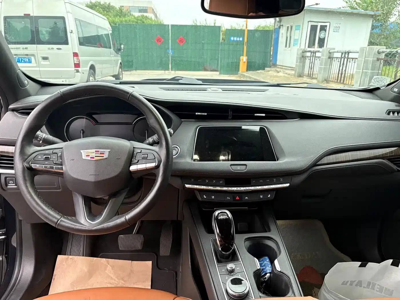 2022 Cadillac XT4 28T 2WD Premium — миниатюра 5