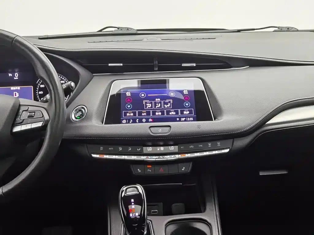 Cadillac XT4 2021 28T Two-Wheel Drive Premium Edition — миниатюра 12