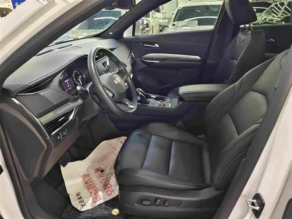 Cadillac XT4 2020 28T Two-Wheel Drive Premium Edition — миниатюра 4
