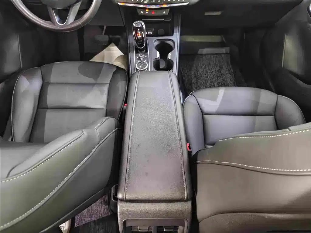 Cadillac XT4 2020 28T Two-Wheel Drive Premium Edition — миниатюра 9