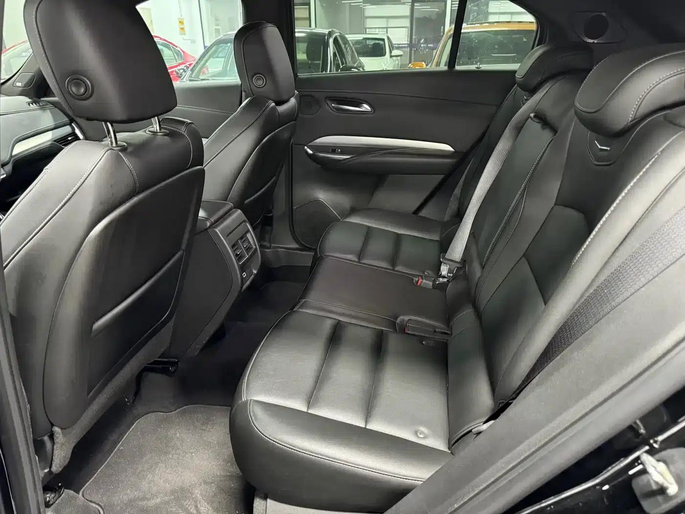 Cadillac XT4 2021 28T Two-Wheel Drive Premium Edition — миниатюра 6