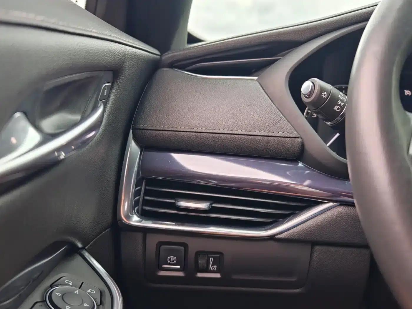 Cadillac XT4 2022 28T 2WD Fashion Edition — миниатюра 28