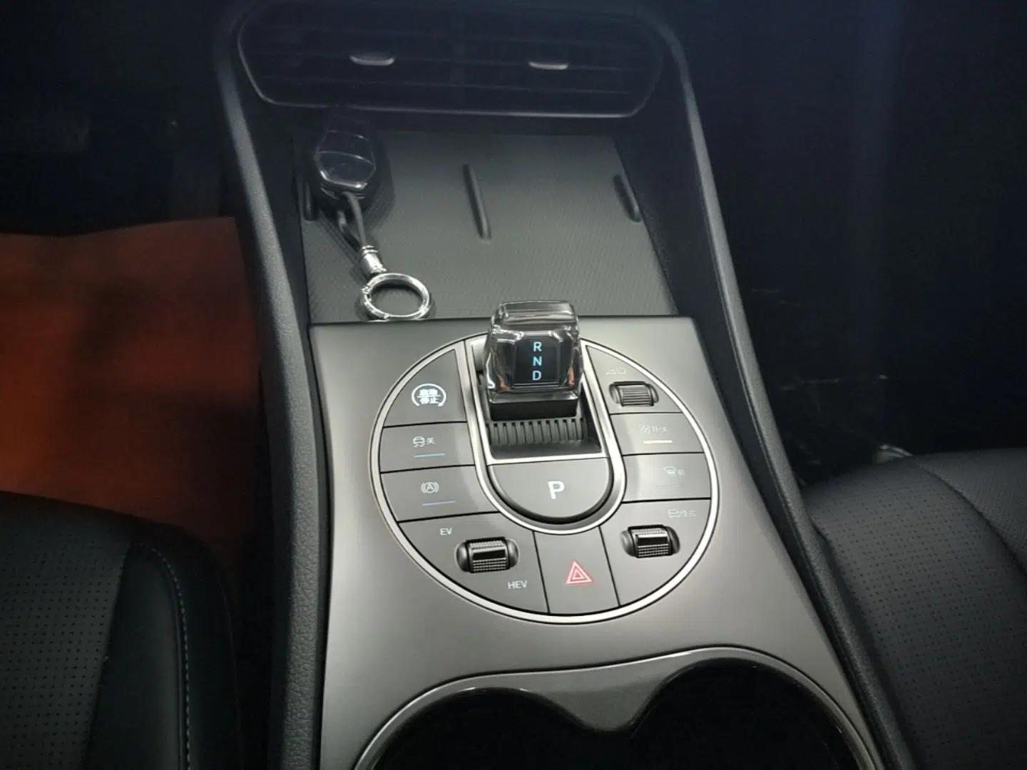 BYD Seal 05 DM-i 2025 DM-i Smart Drive 55KM Luxury Model — миниатюра 16