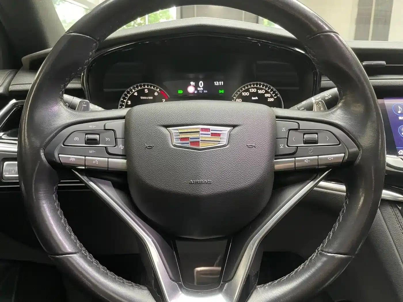 Cadillac XT6 2020 28T Six-Seat Luxury Sport Ultimate Safety Edition — миниатюра 12