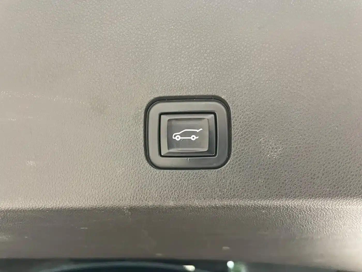 Cadillac XT6 2020 28T Six-Seat Luxury Sport Ultimate Safety Edition — миниатюра 29