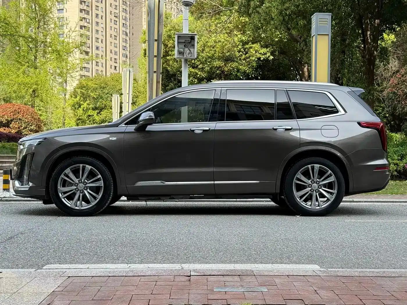 2020 Cadillac XT6 28T 7-Seat Luxury — миниатюра 4