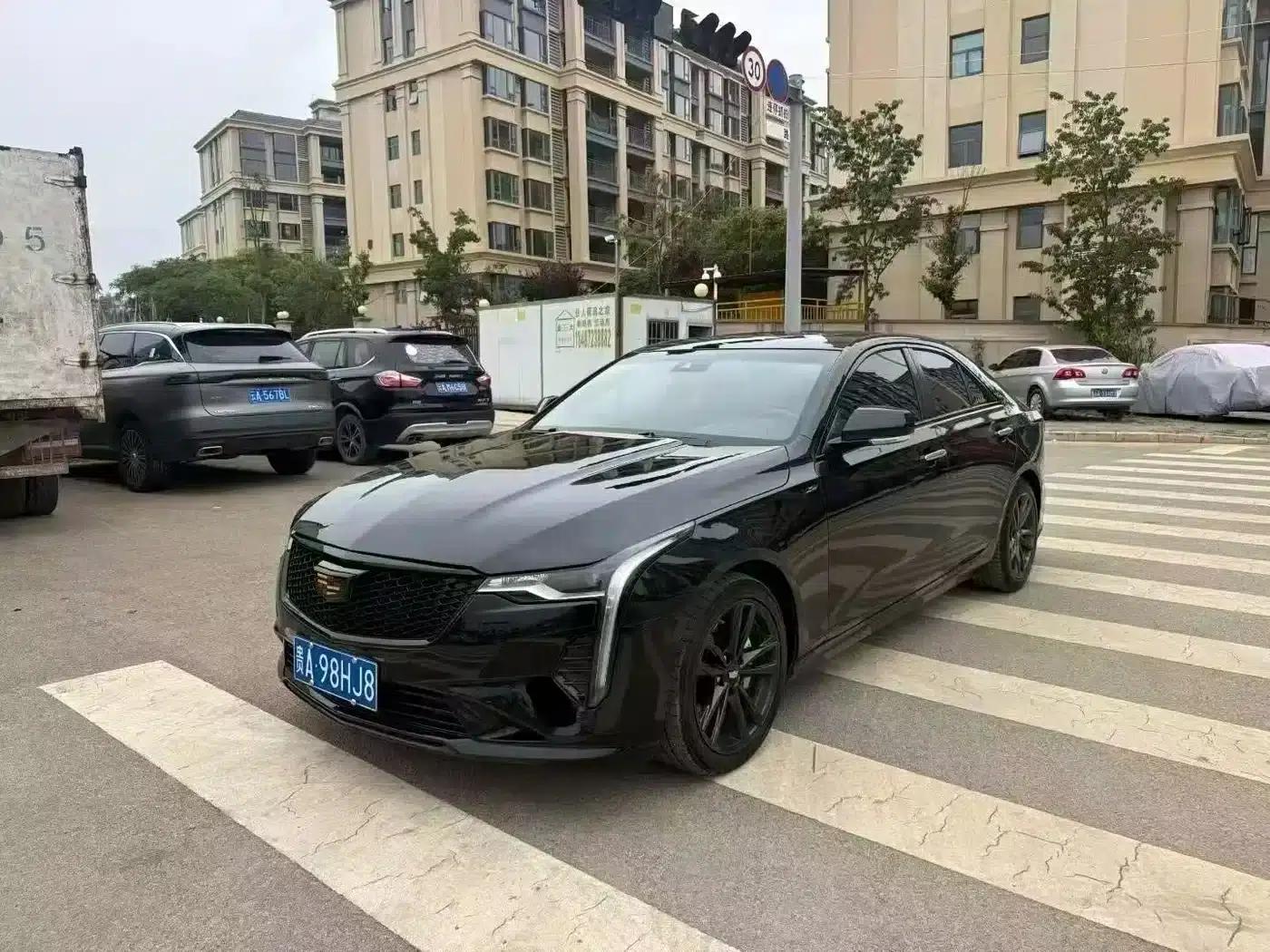 2022 Cadillac CT4 28T Luxury Edition — миниатюра 1