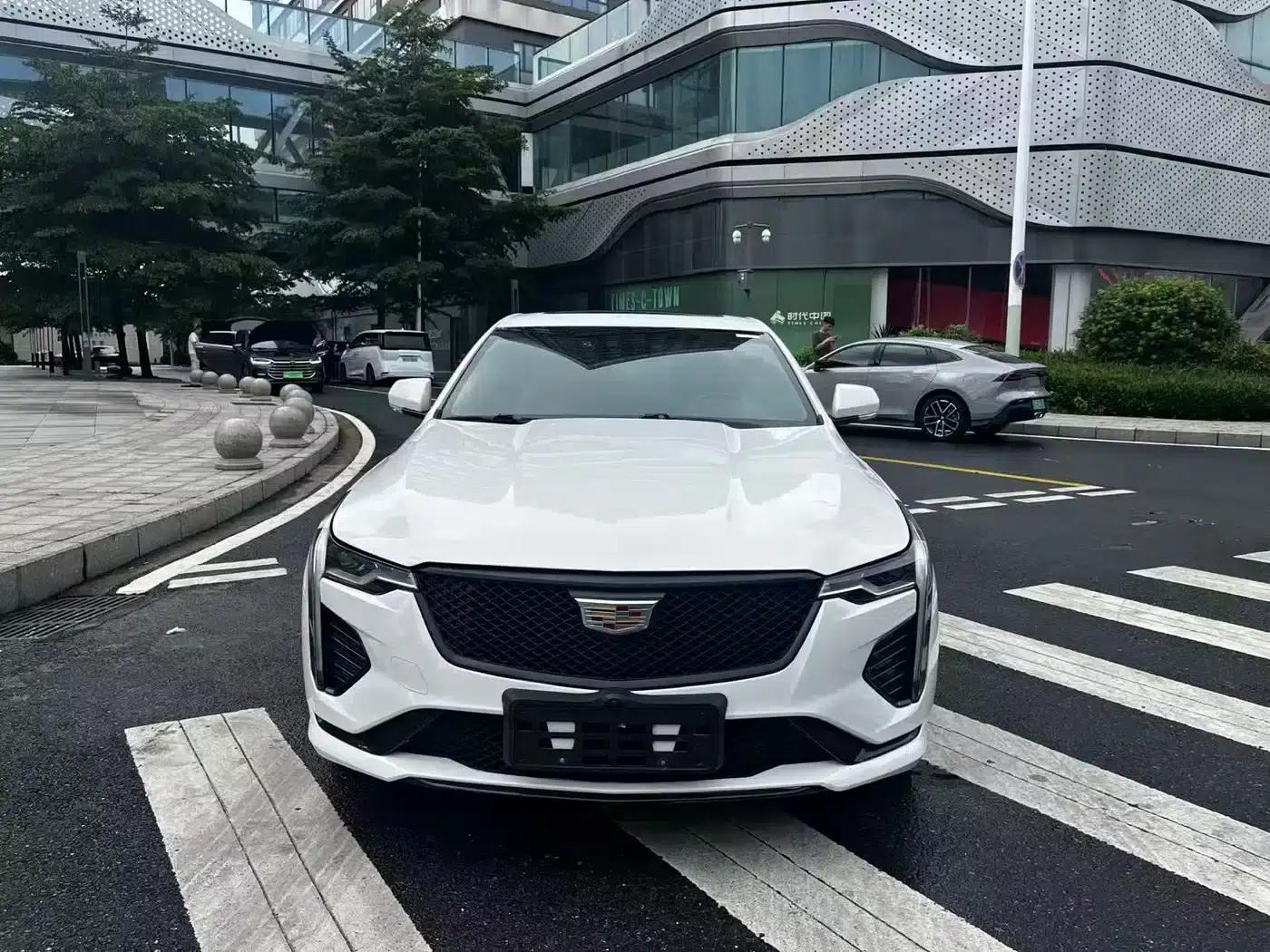 Cadillac CT4 2021 28T Fashion Edition — миниатюра 2