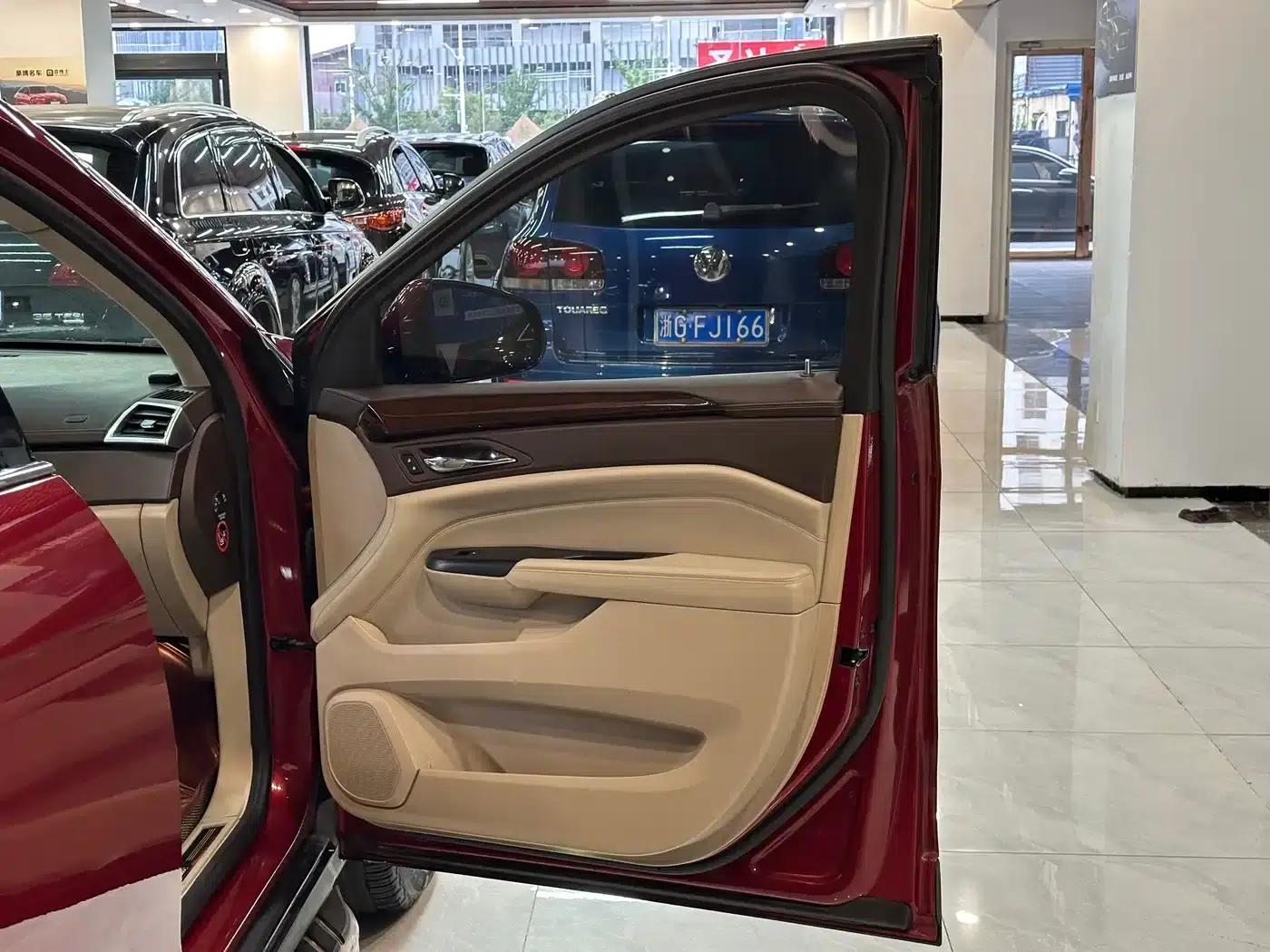 2013 Cadillac SRX 3.0L Luxury — миниатюра 14